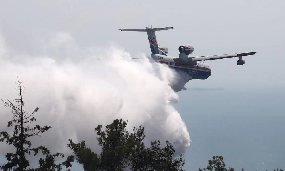 Στην πρώτη γραμμή της πύρινης κόλασης τα ρωσικά Il-76 και Beriev